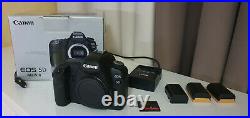 Canon EOS 5D Mark II + 3 Batteries + Compact Flash 32GO + Chargeur