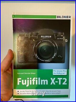 Fujifilm X-T2 Systemkamera, mit Batteriegriff, Akkus, Ledertasche, Buch und OVP