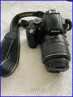 Nikon D5000 DSLR camera Nikon DX 18-55 Lens plus NikonCharger and Nikon Battery